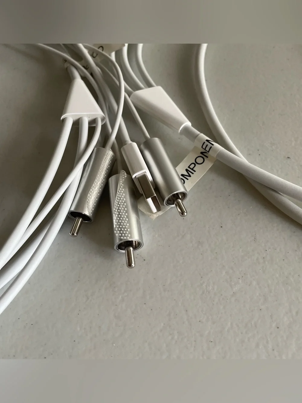 🍏 Vintage Apple 30-pin Media & Camera Adapter Bundle (5-Piece Lot)